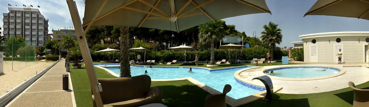 Hotel Sporting Alba Adriatica Extérieur photo